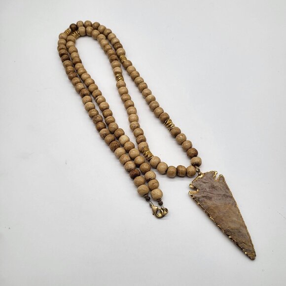 K+B Jewelry - Beaded Necklace With Gold-Edged Stone Arrowhead Pendant *Flaw